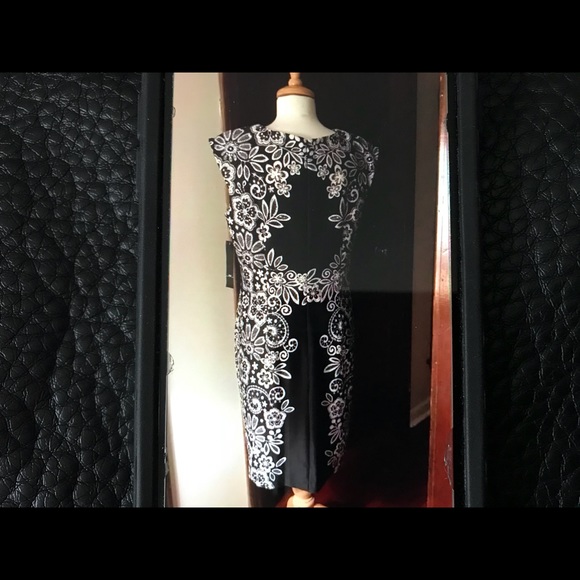 Dress - Picture 2 of 2